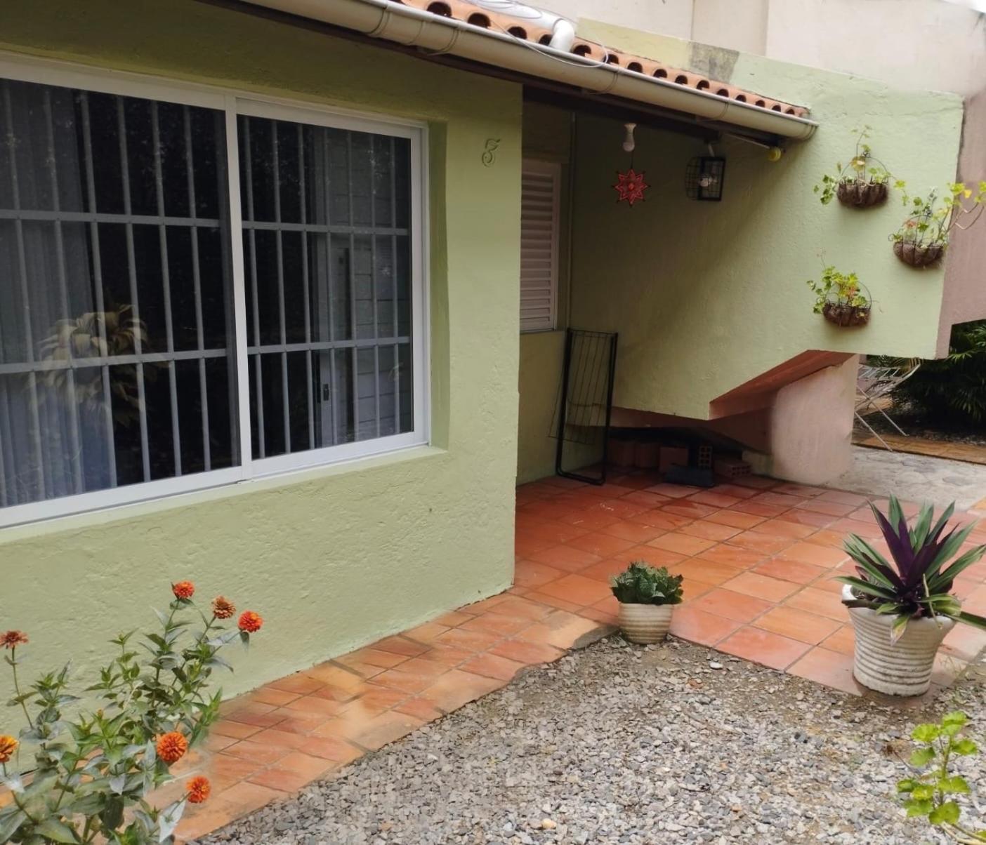 Charmoso Apto Com Clima De Casa Em Canasvieiras Florianópolis Exteriör bild